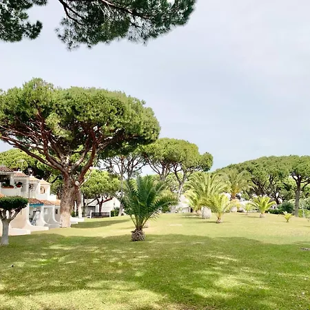 Apartmán Near Falesia Beach, *